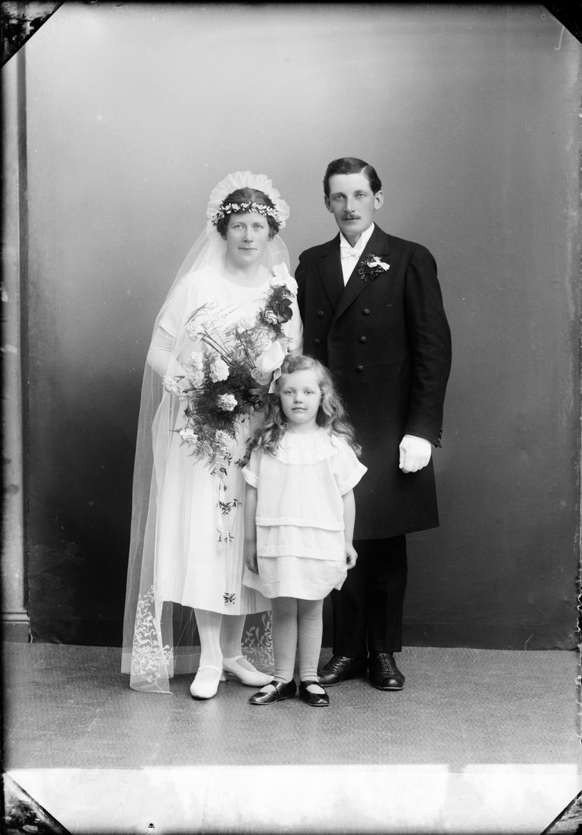 Skötsner-Edhlund, Brudparet Gustafsson från Harg socken, Uppland 1926