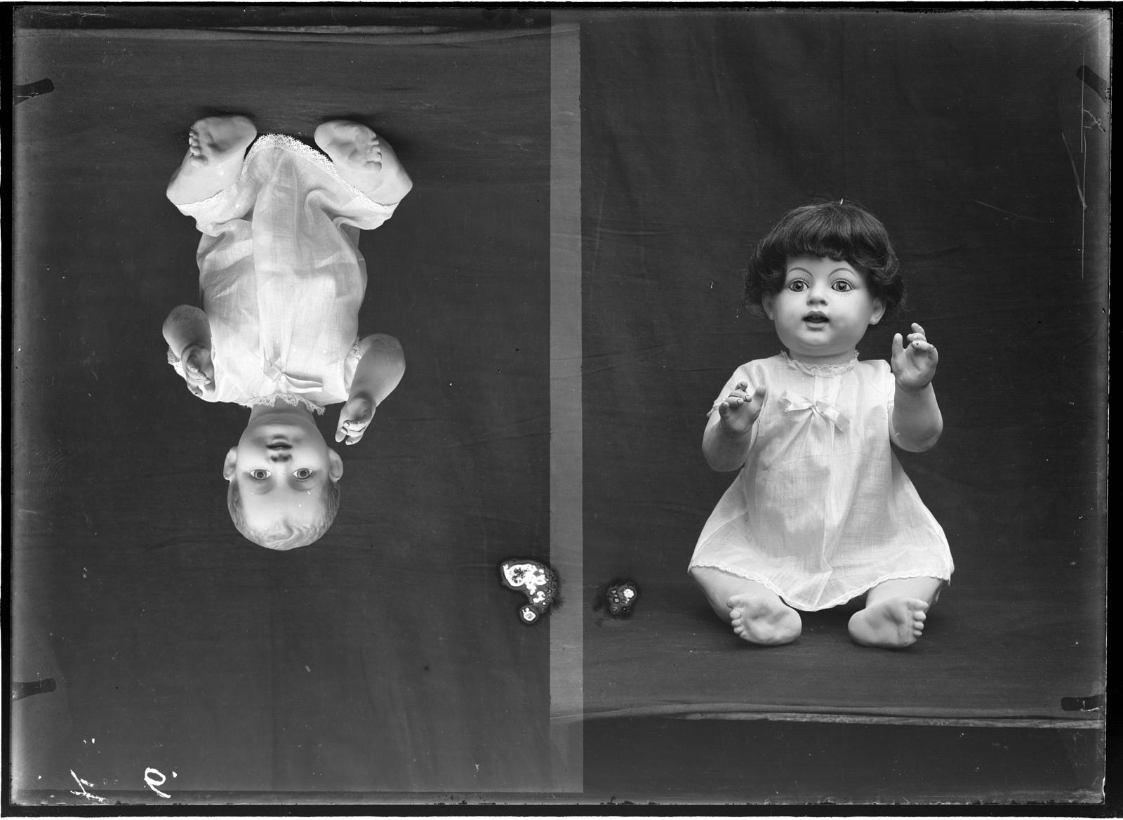 Desconegut, [Dolls]