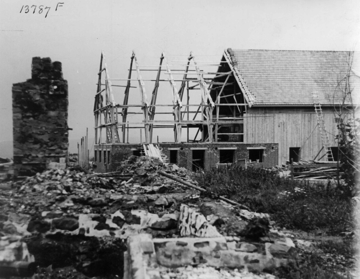 Anders Beer Wilse, Haugsbygda, Bebyggelse