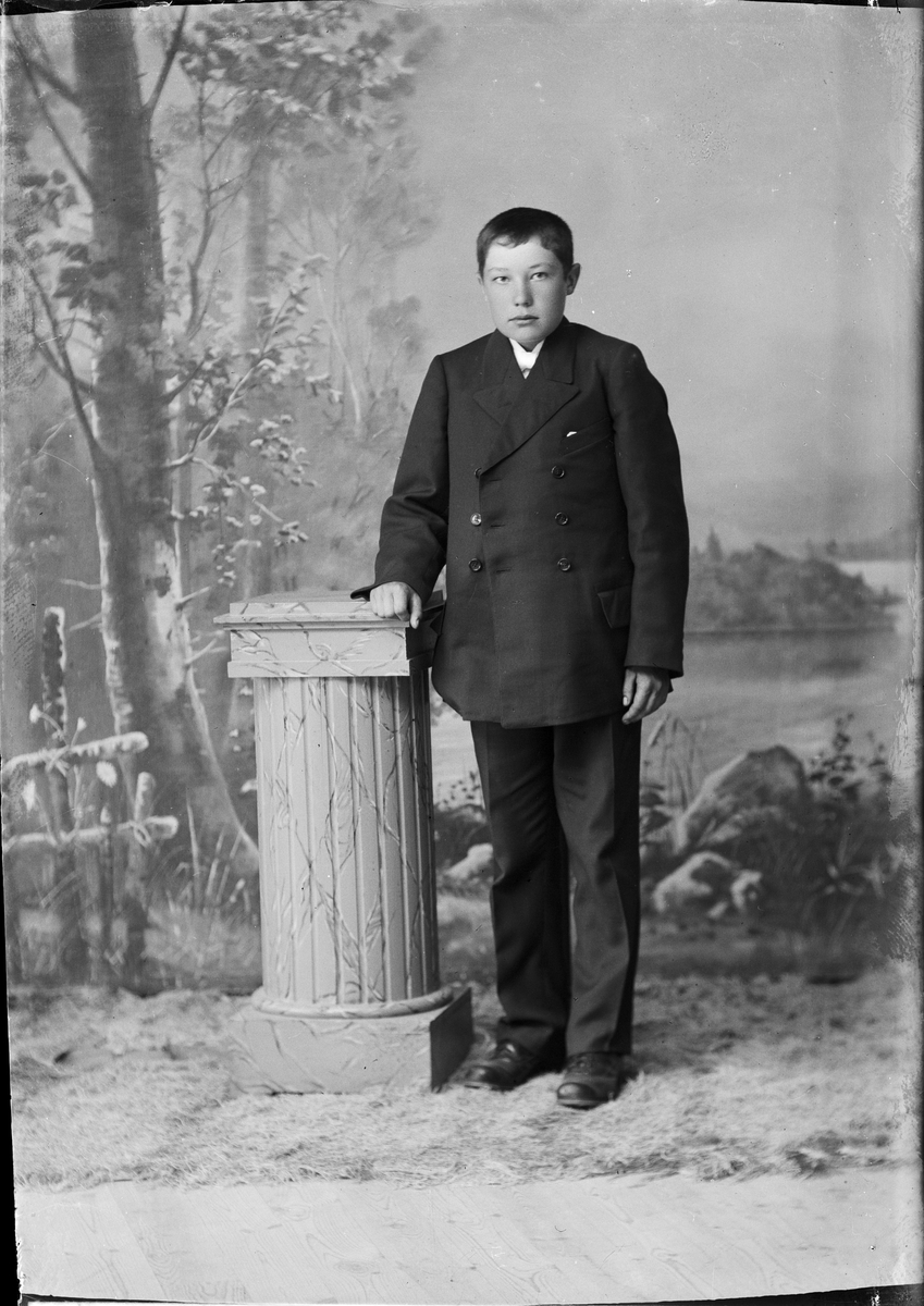 Skötsner-Edhlund, Ateljé Portrait - John Jansson of Raggar Island, Börstil parish, Uppland 1922