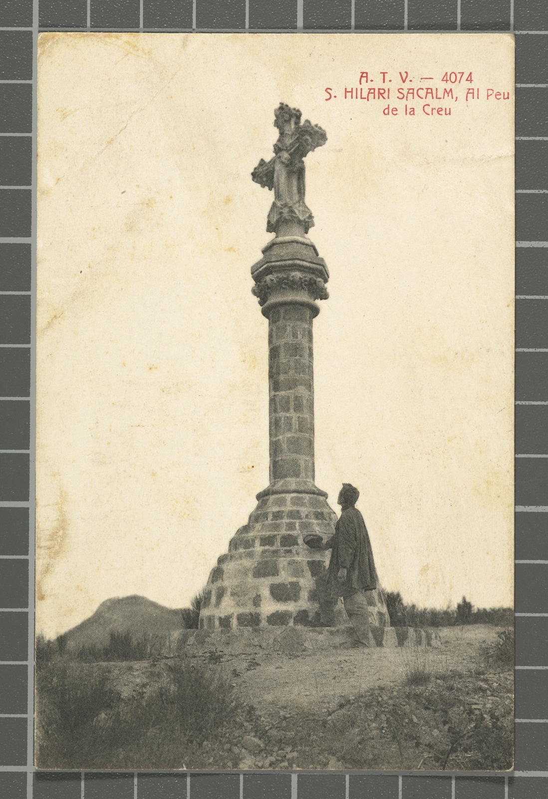 Josep Ximeno Planas, A. T. V. - 4074 S. Hilari Sacalm, Al Pie de la Cruz