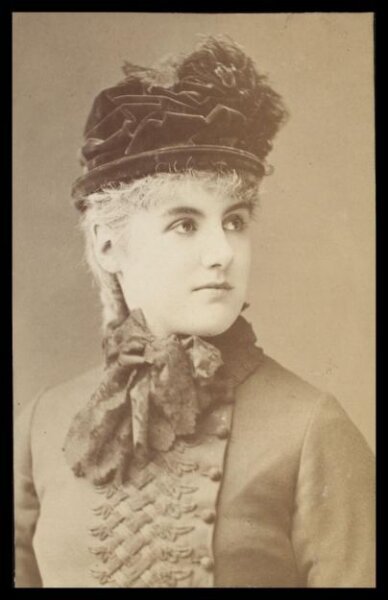 London Stereoscopic and Photographic Company, Guy Little Theatrical Photograph