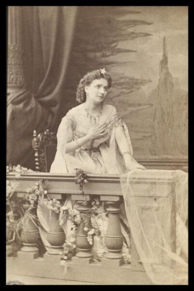 London Stereoscopic and Photographic Company, Guy Little Theatrical Photograph