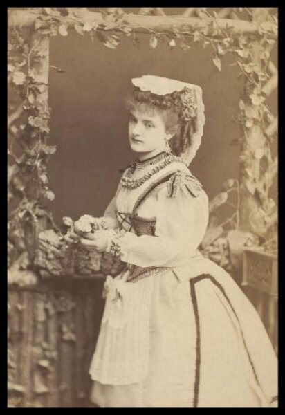 London Stereoscopic and Photographic Company, Guy Little Theatrical Photograph