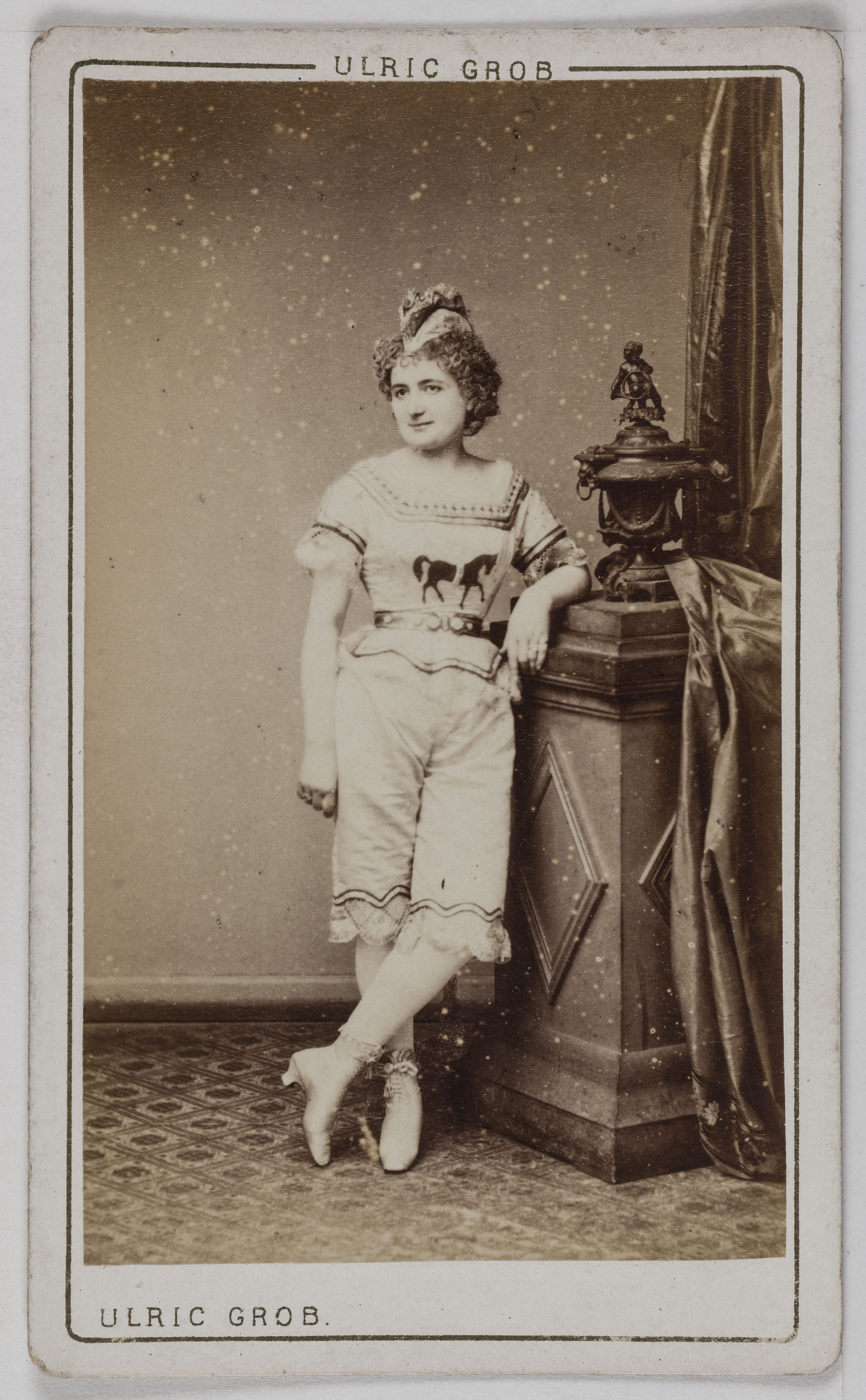 Ulric Grob, Portrait de Loye Hélène, (actrice)
