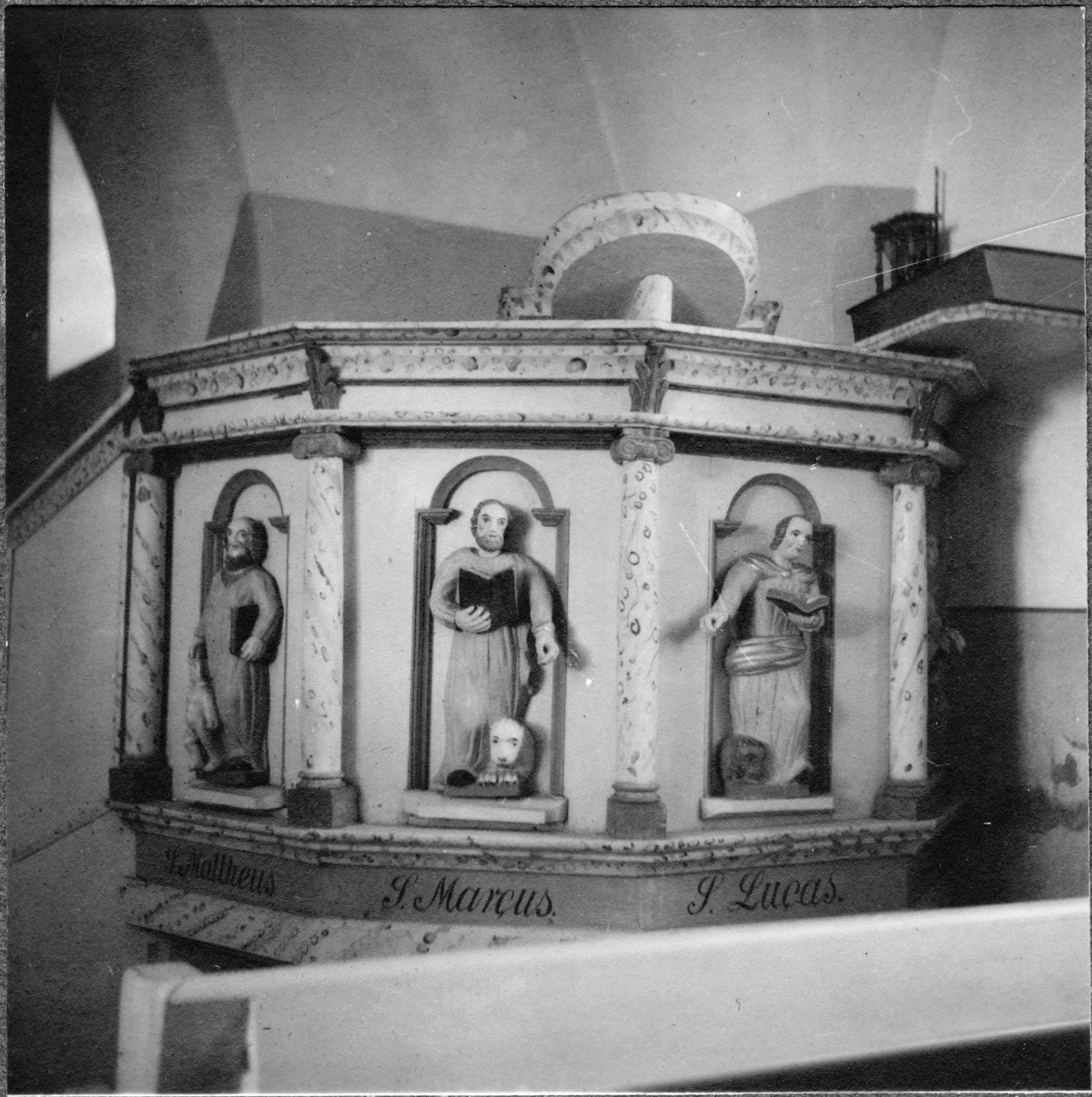 Olle Hellström, Högstena kyrka