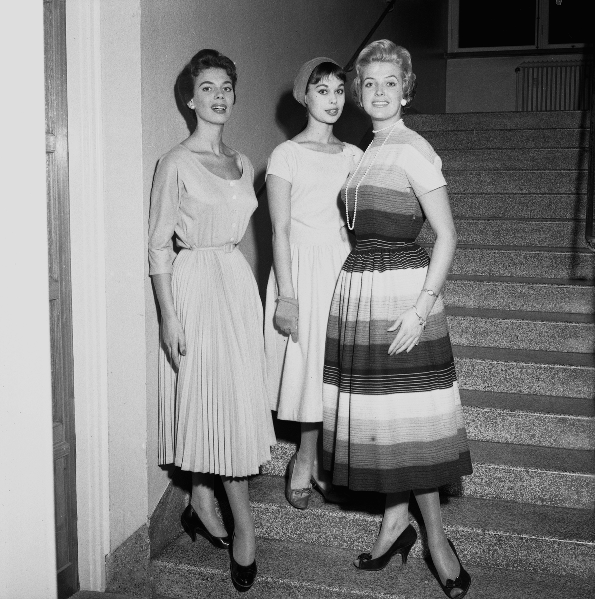 Örebro Kuriren, Screenplay. September 23, 1955.