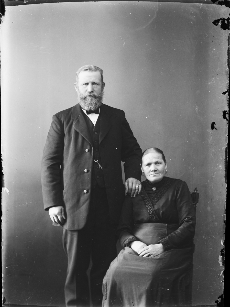 Skötsner-Edhlund, Ateljéporträtt - man och kvinna, Östhammar, Uppland