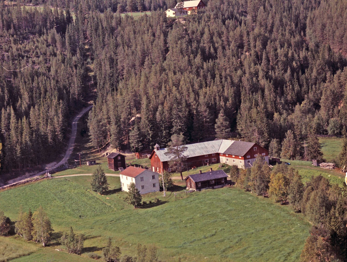 Widerøes Flyveselskap A/S, Gårdsbruk. Neslund