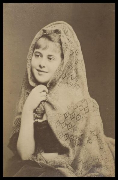 London Stereoscopic and Photographic Company, Guy Little Theatrical Photograph