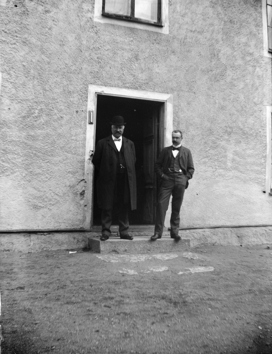 Carl Liljefors, Frithiof och Ruben Liljefors, kvarteret Edda, Svartbäcksgatan 37, Uppsala 1900 - 1901
