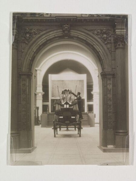 Hoppé, Emil Otto, Cleaners, Victoria & Albert Museum