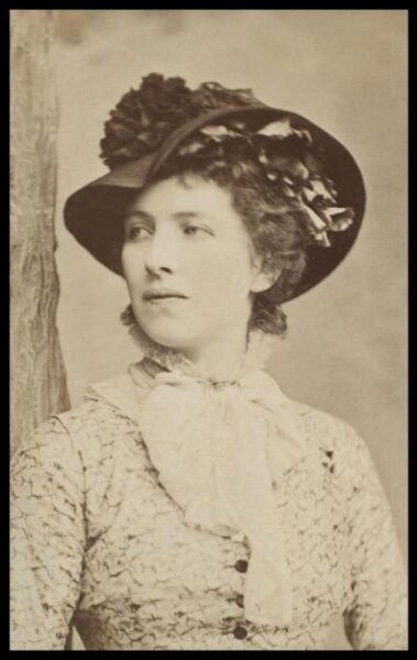 London Stereoscopic and Photographic Company, Guy Little Theatrical Photograph