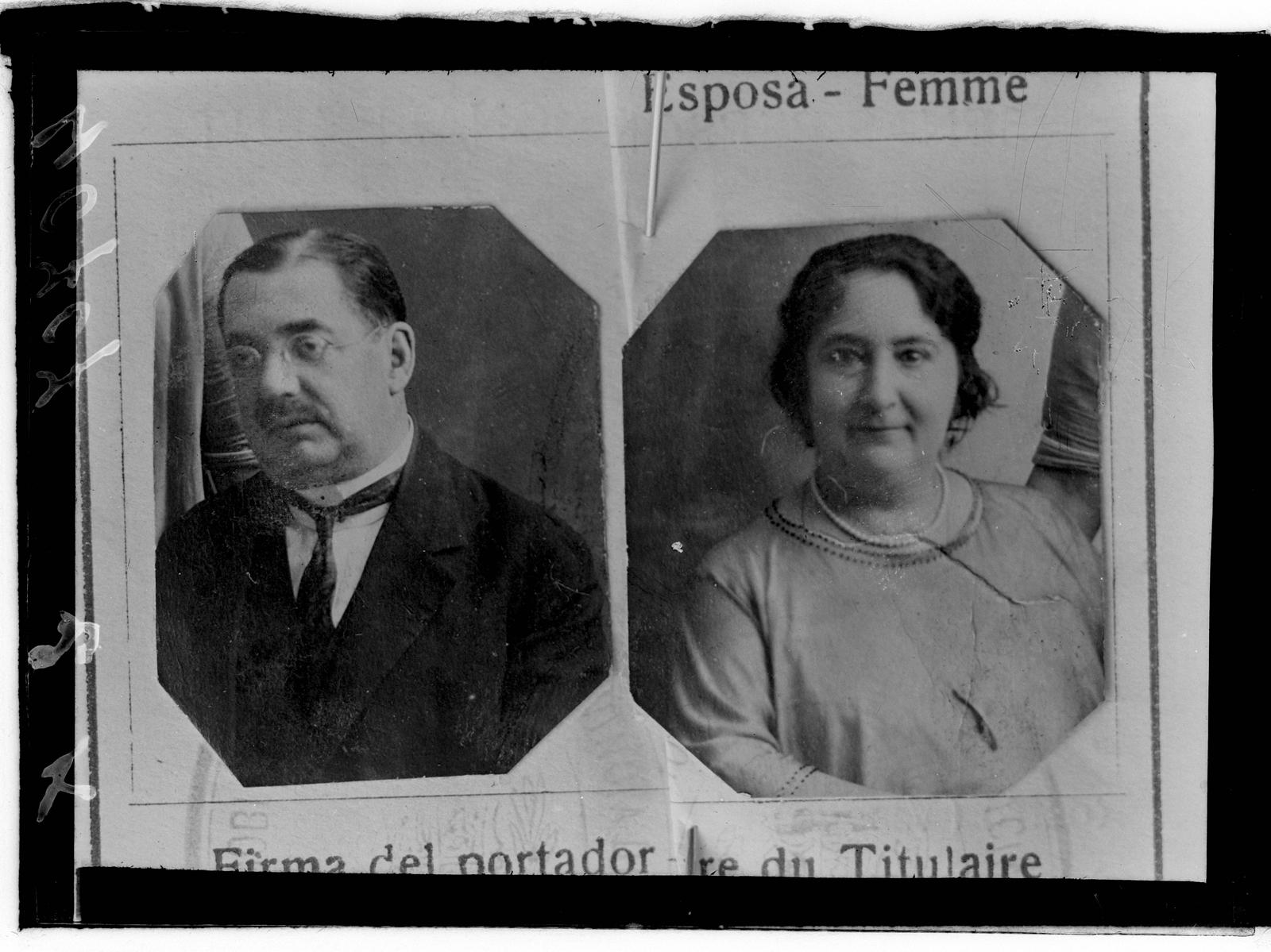 Desconegut, [Retrat d'estudi]