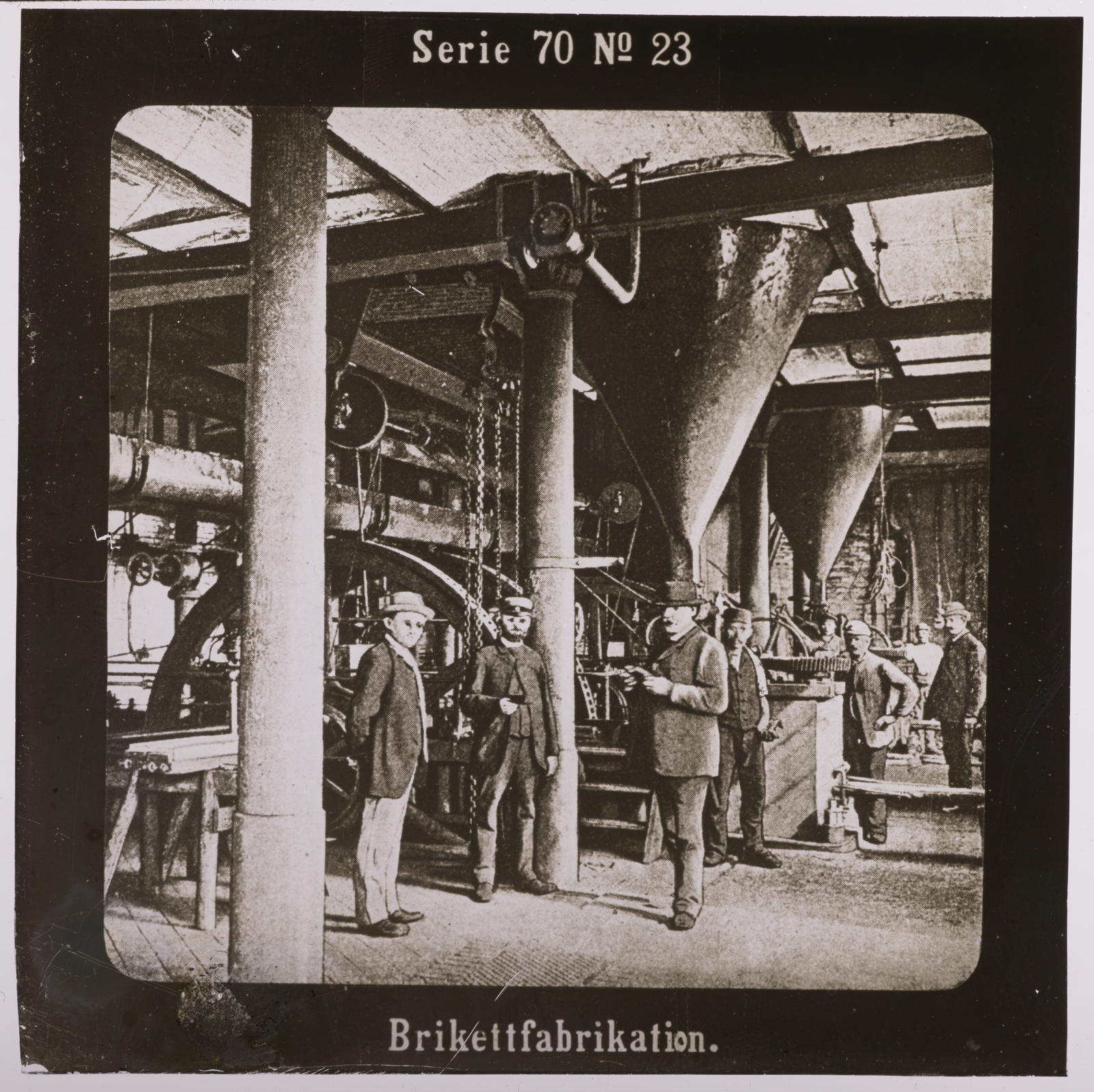 Desconegut, Brikettfabrikation Projection für Alle