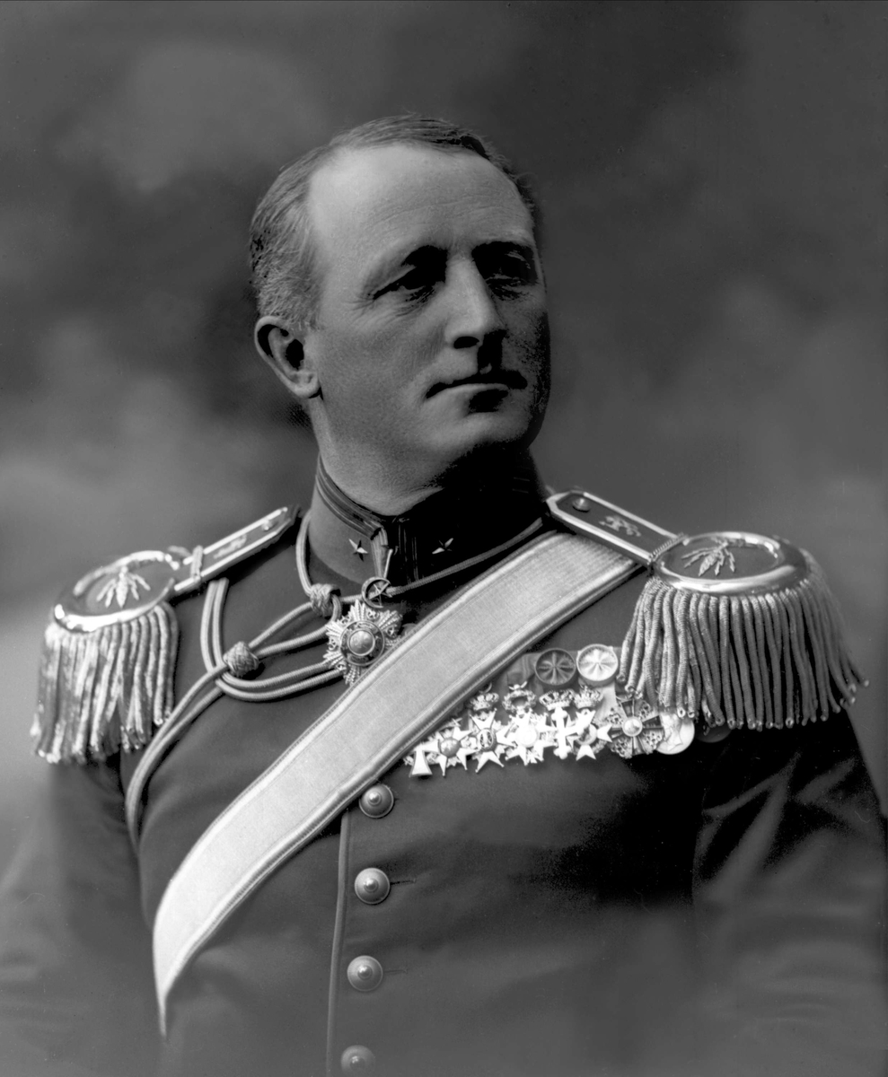 Gustav Borgen, Portrett, Johan Tidemann Sverre i uniform.