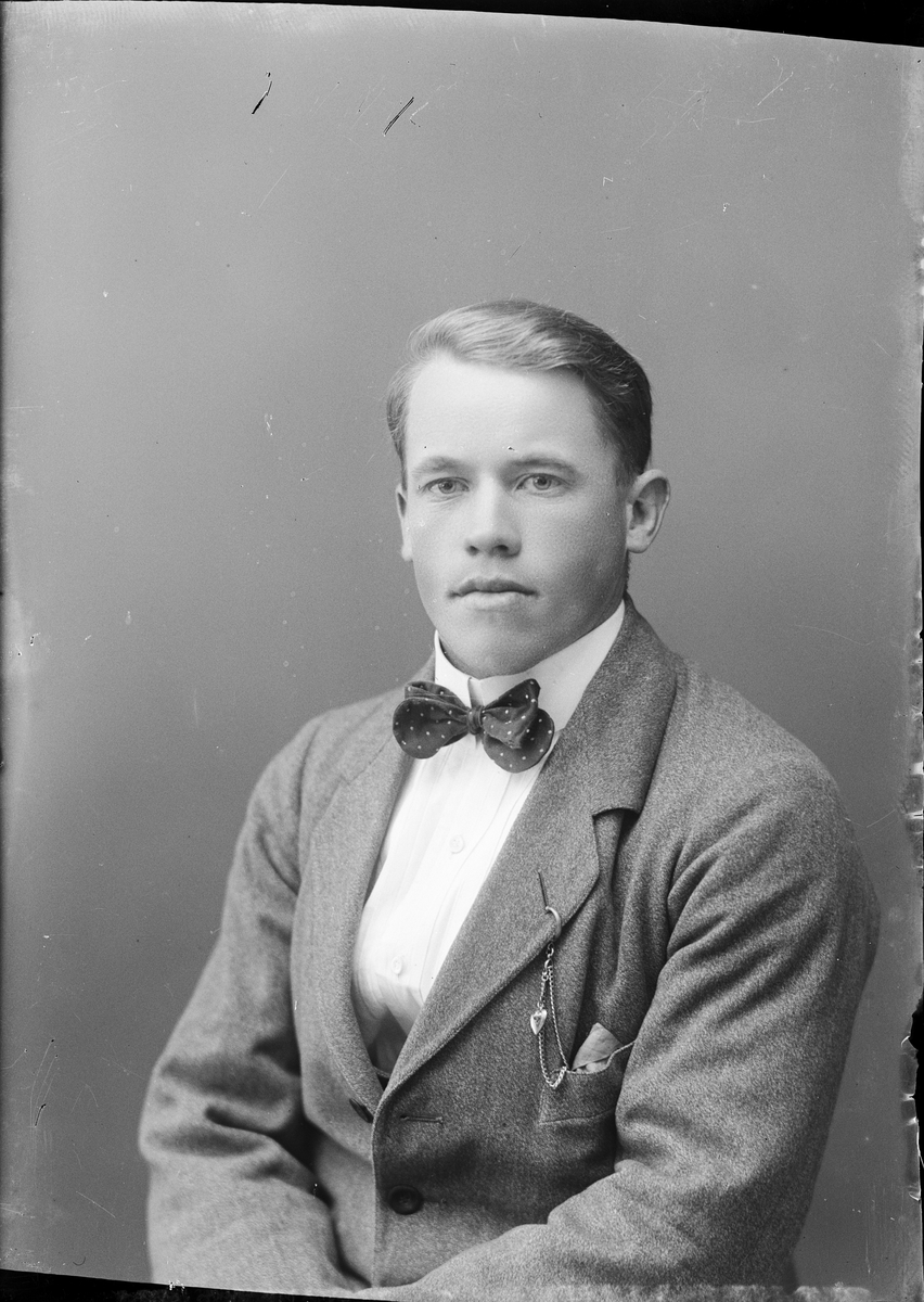 Skötsner-Edhlund, Ateljé Portrait - Arvid Olsson of Forsmark, Uppland 1923