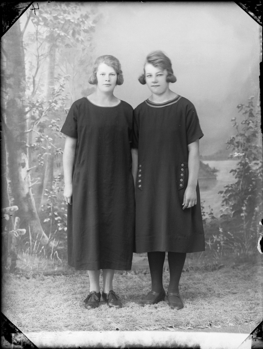 Skötsner-Edhlund, Två kvinnor, Östhammar, Uppland