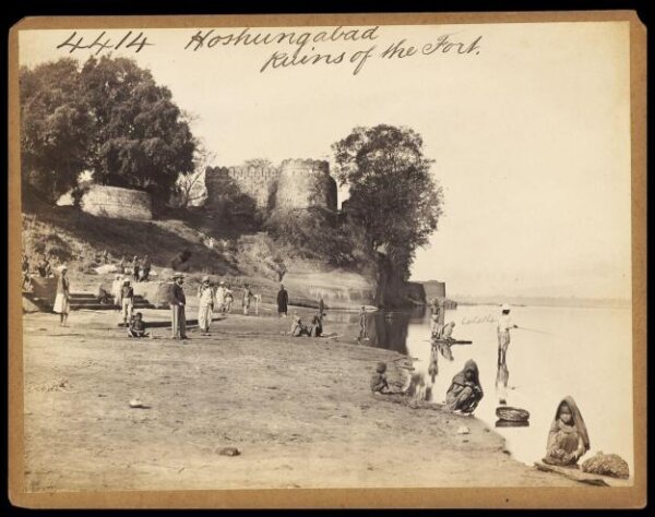 Francis Frith, Hoshungabad.  Ruins of the Fort