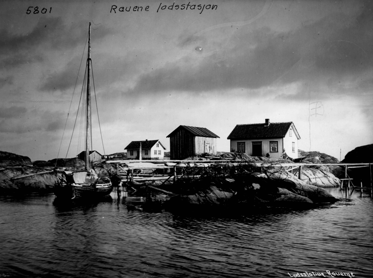 Anders Beer Wilse, Losstasjon Rauene.