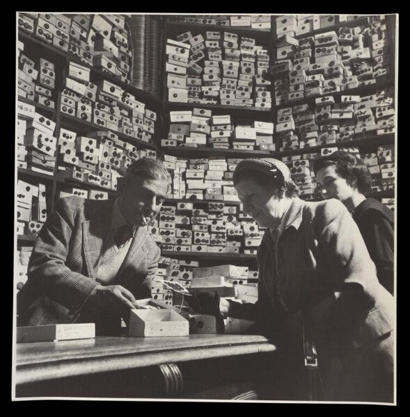 Hardy, Bert, What Makes Piccadilly?