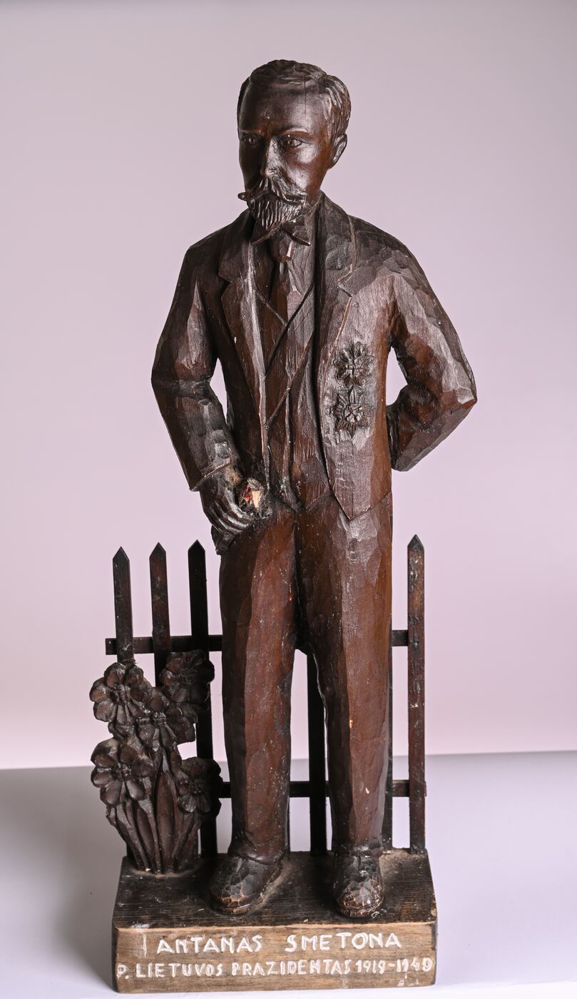 Antanas Bagdonas, Medžio skulptūra „Antanas Smetona, pirmasis Lietuvos prezidentas (1919–1940)“