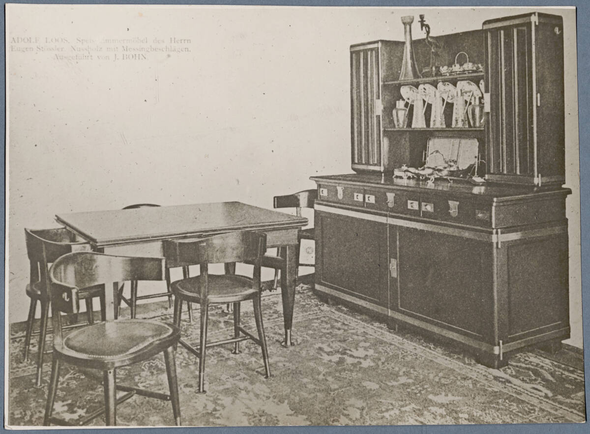 Anonym, Mobiliar für Eugen Stössler, Wien I., Landesgerichtsstraße 18, Speisezimmer (aus: "Das Interieur", 1900)
