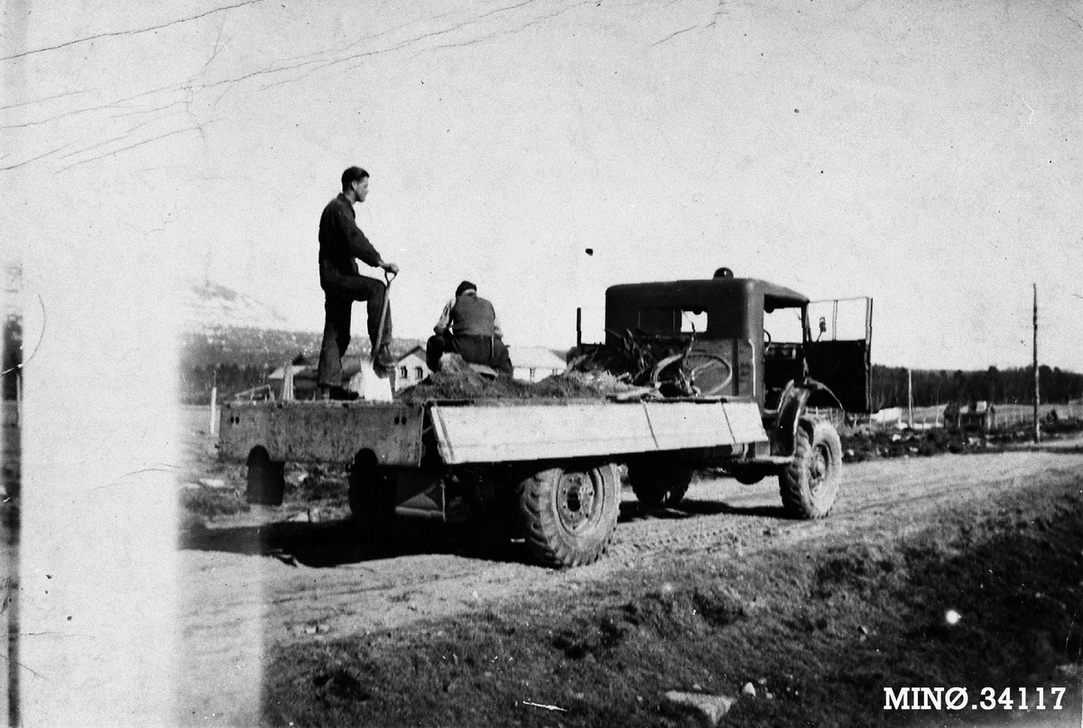 Ukjent, Grusing av Bakkveien ved Hodøl 1947
