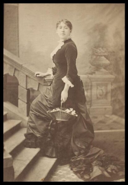 London Stereoscopic and Photographic Company, Guy Little Theatrical Photograph