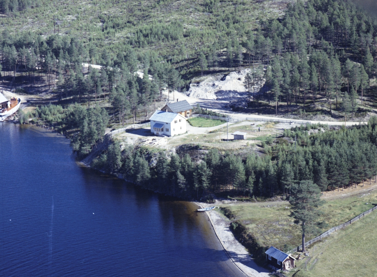 Widerøes Flyveselskap A/S, Bolighus