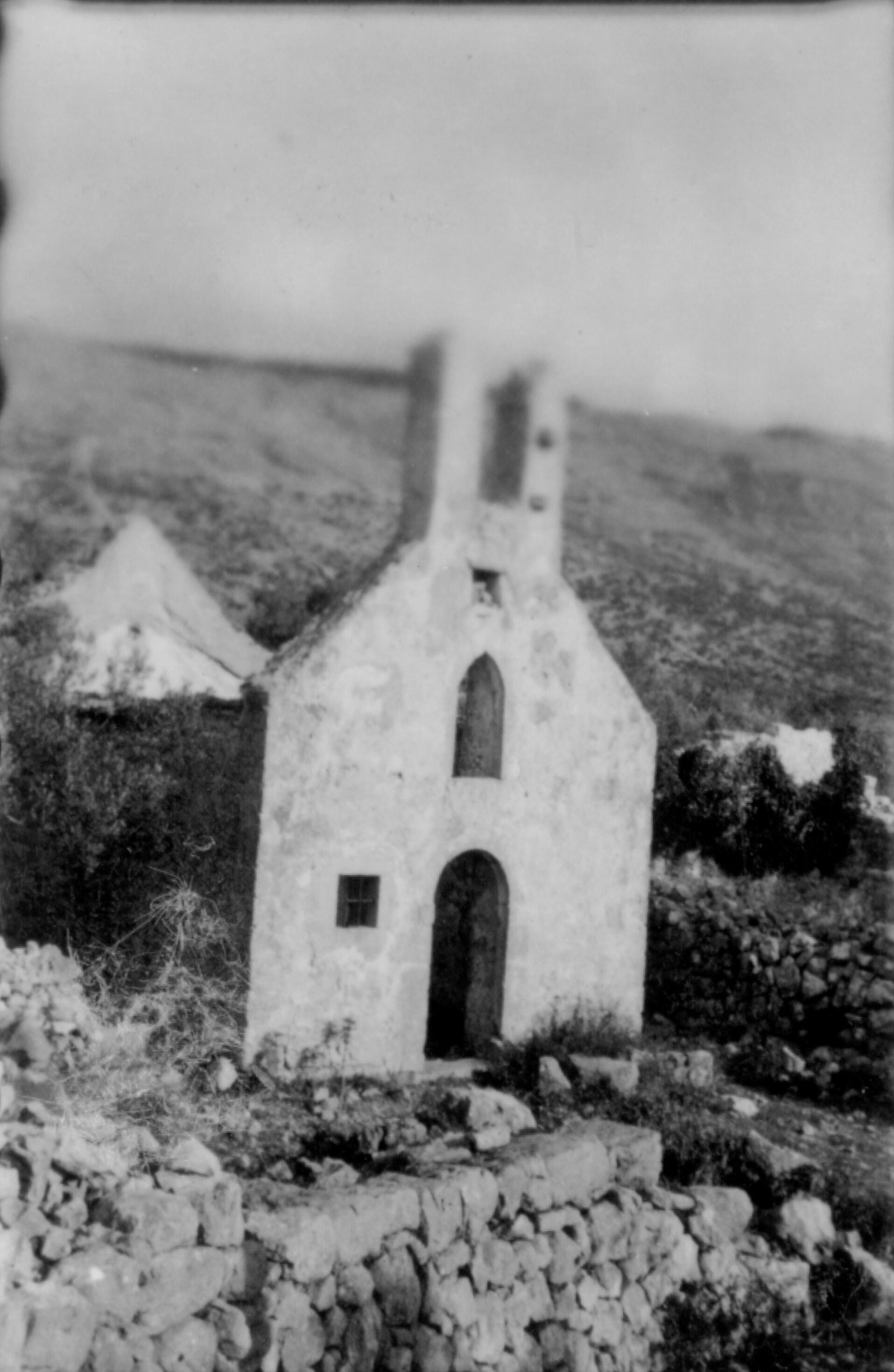 Branko Fučić, Cres, Crkva sv. Marije Magdalene, vanjština, pogled sa sjeverozapadne strane