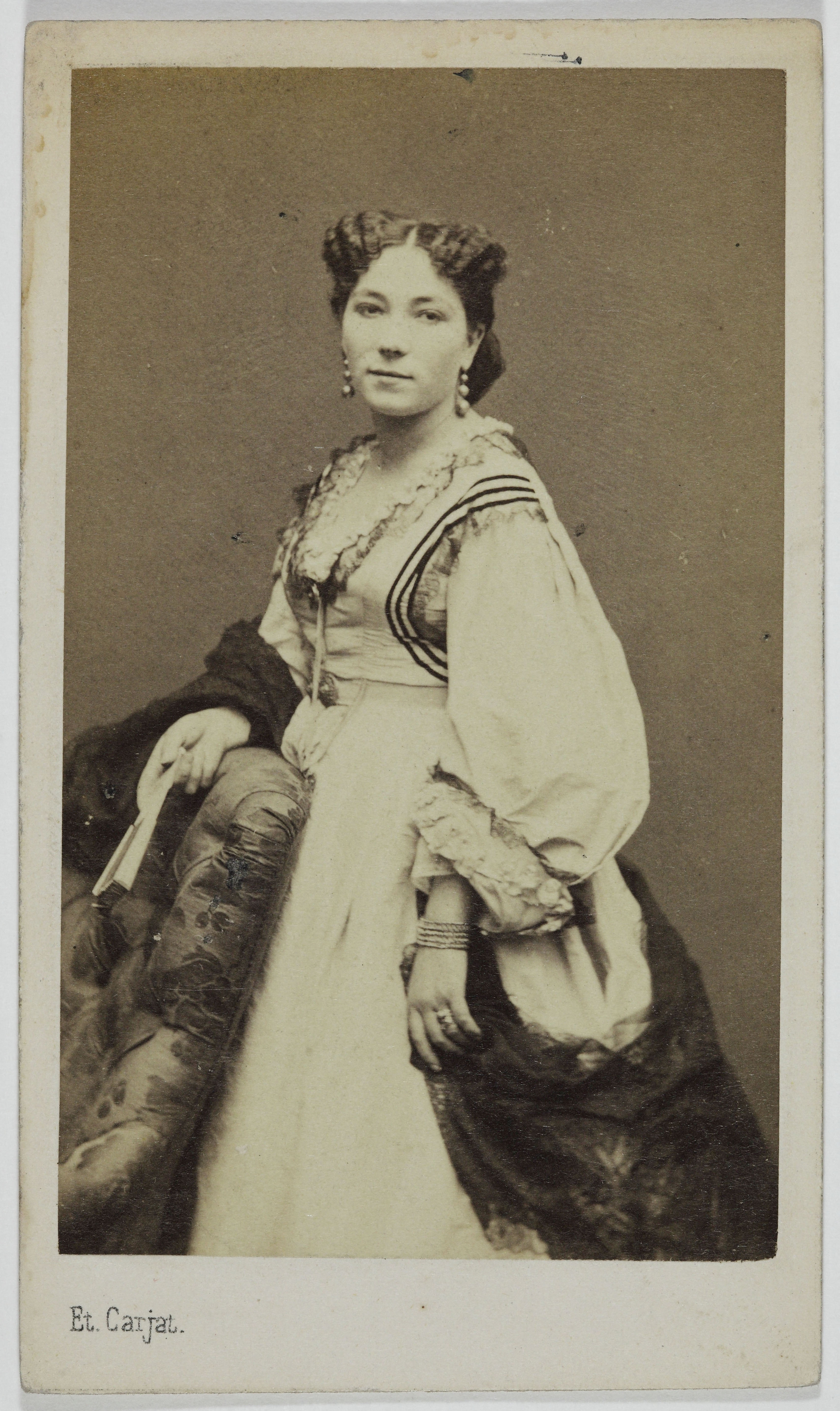 Etienne Carjat, Portrait d'Adèle de Dijon, (danseuse de bals publics)