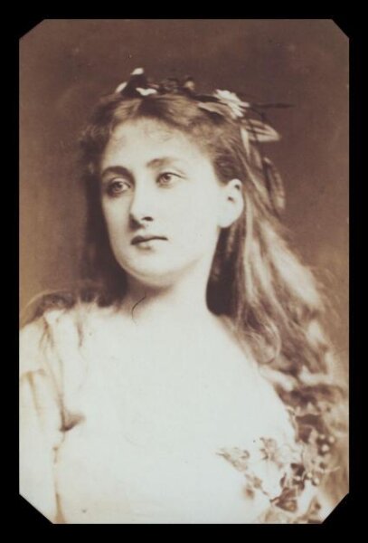 London Stereoscopic and Photographic Company, Guy Little Theatrical Photograph