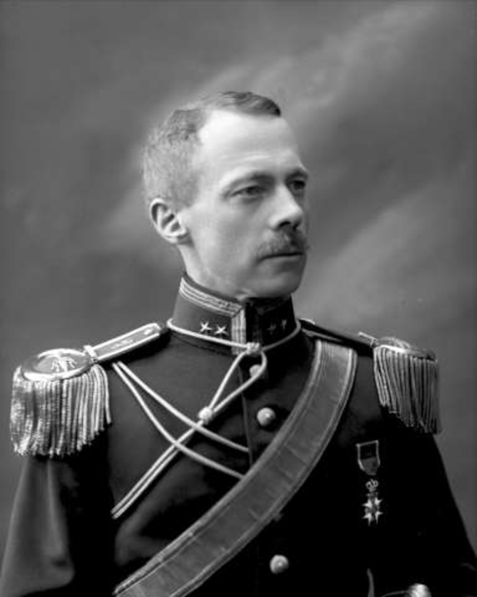 Gustav Borgen, Portrett, mann i uniform. Oberstløytnant Hauge.