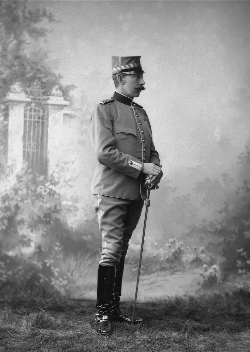 Gustav Borgen, Portrett, mann i uniform. Rittmester Henriques.