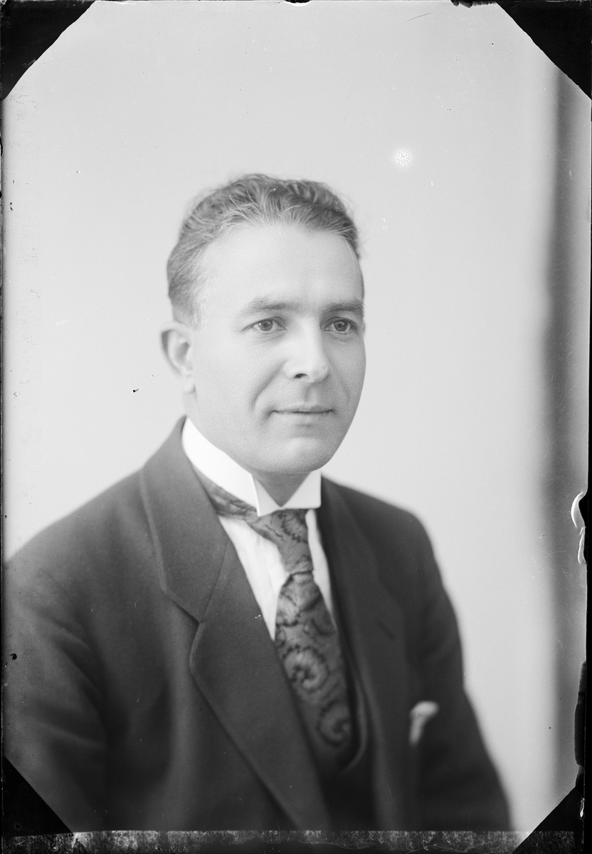 Skötsner-Edhlund, Ateljéporträtt - C. A. Berg från Östhammar, Uppland 1922
