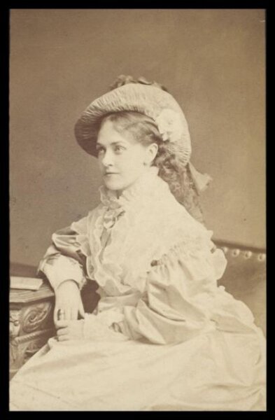 London Stereoscopic and Photographic Company, Guy Little Theatrical Photograph