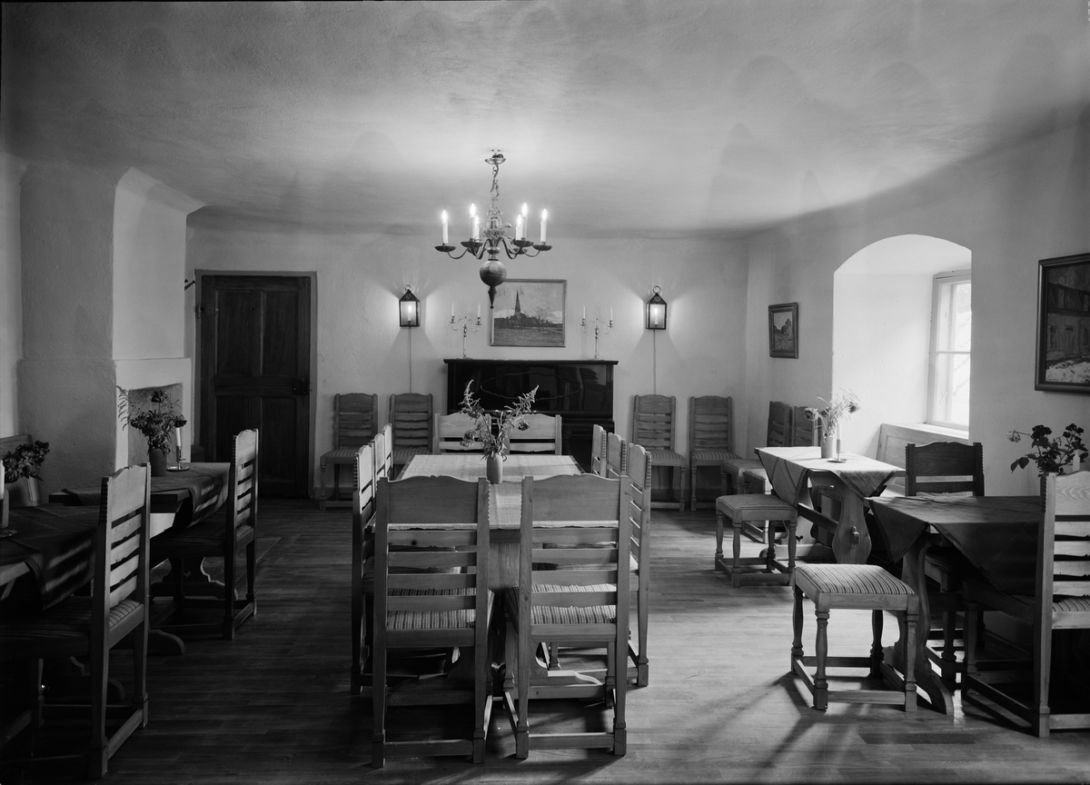 Paul Sandberg, Restaurang Domtrappkällaren, S:t Eriks gränd, Uppsala. Interiör september 1939
