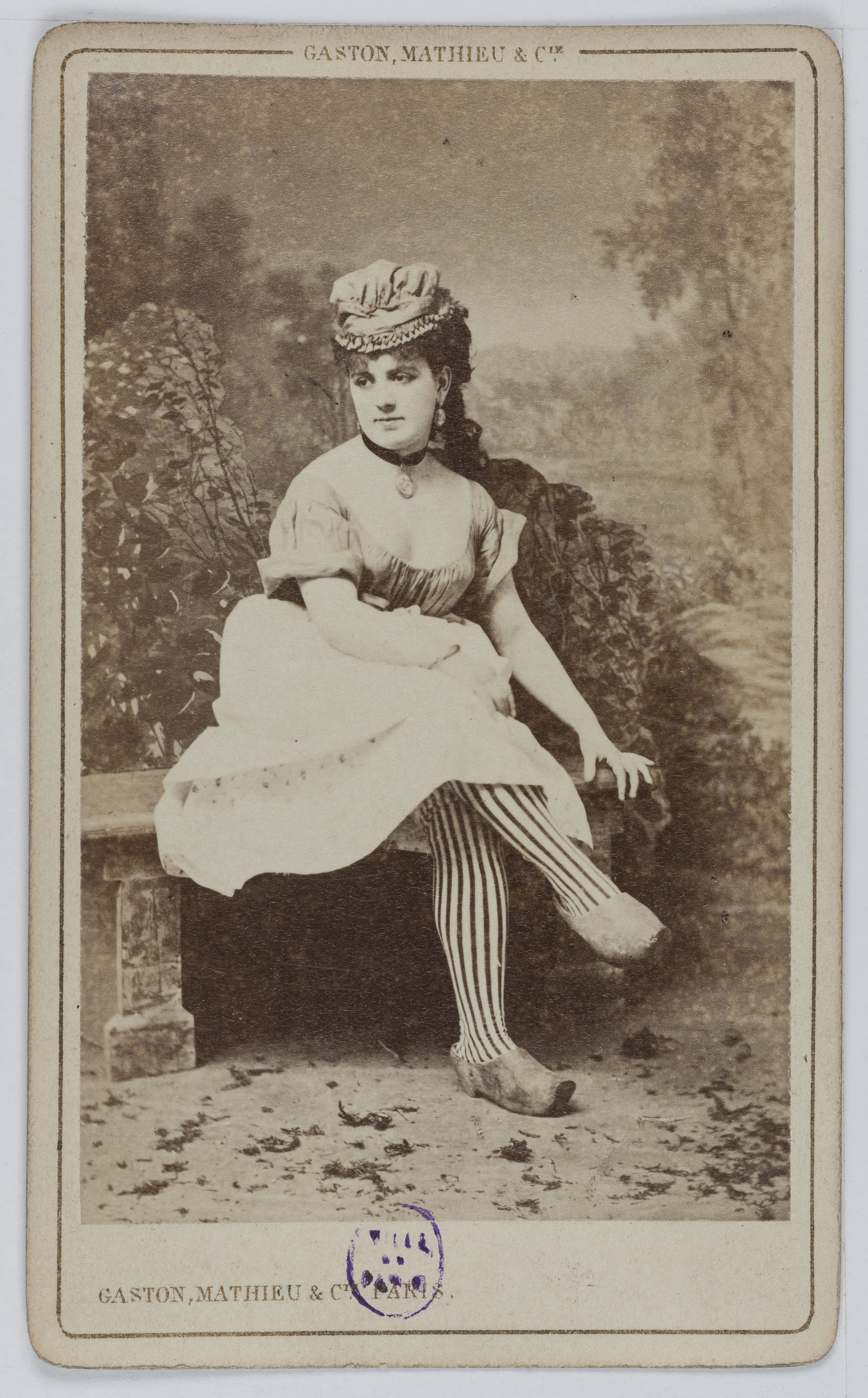 Mathieu & Cie Gaston, Portrait de Blanche Marie Eugénie Querette, actrice de théâtre entre 1868 et 1880.