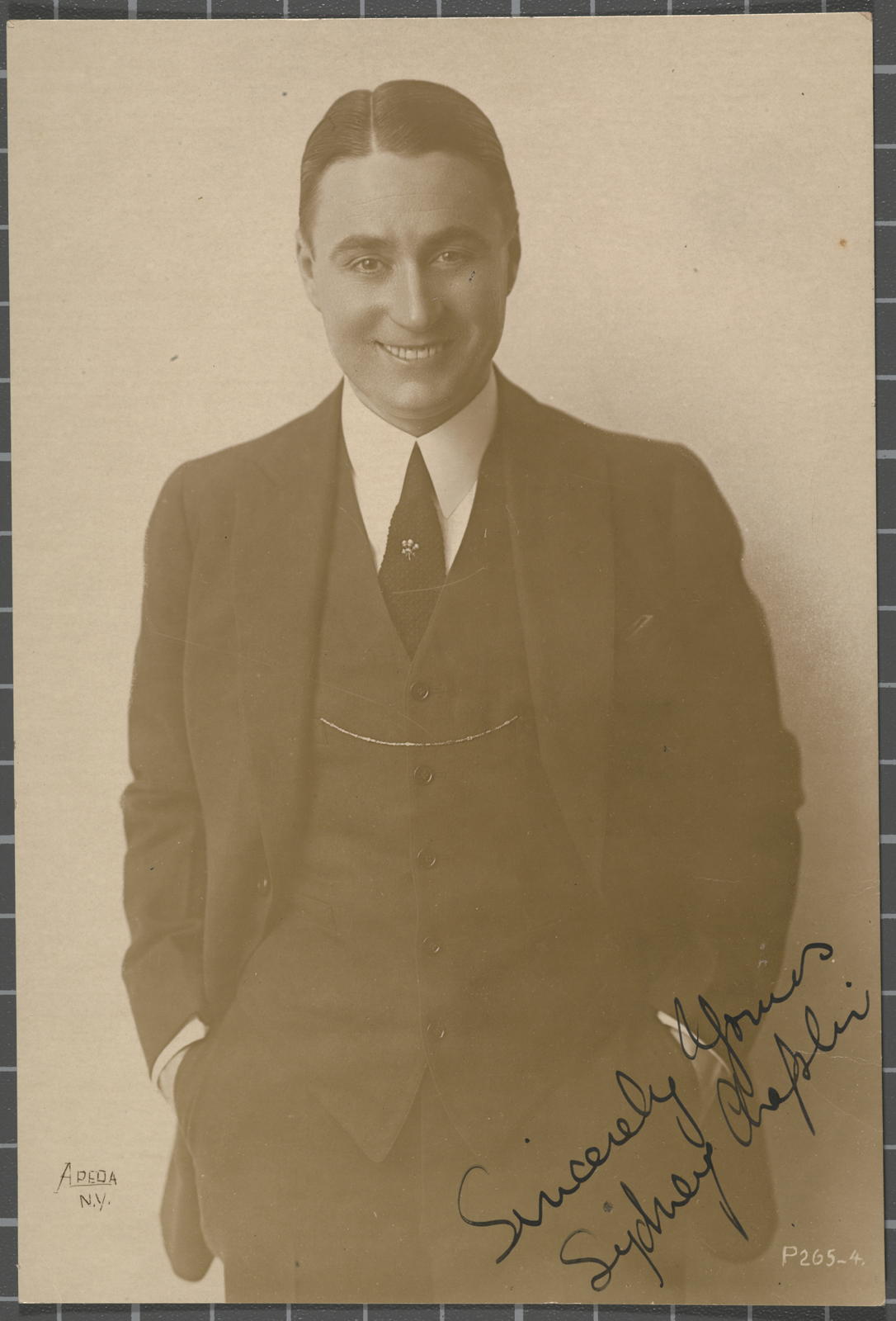 Desconegut, Sidney Chaplin