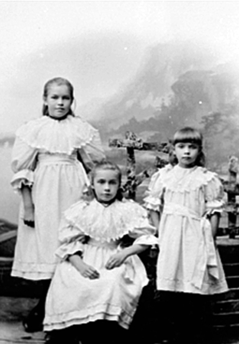 Anno Domkirkeodden, GRUPPE 3 JENTER, FRA VENSTRE LOUISE GRANERUD, JOSSY GRANERUD, GUNDA GRANERUD