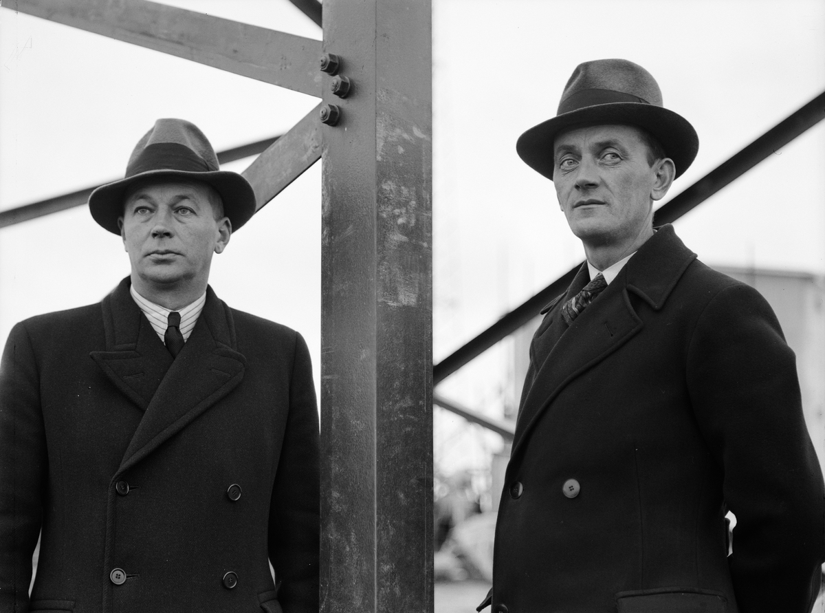 Paul Sandberg, Två män, sannolikt Uppsala, 1937