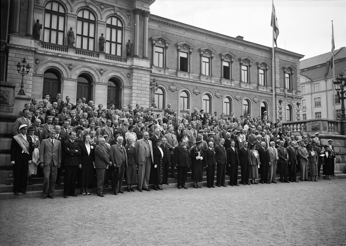 Paul Sandberg, Grupporträtt - utanför Universitetshuset, Uppsala 1937
