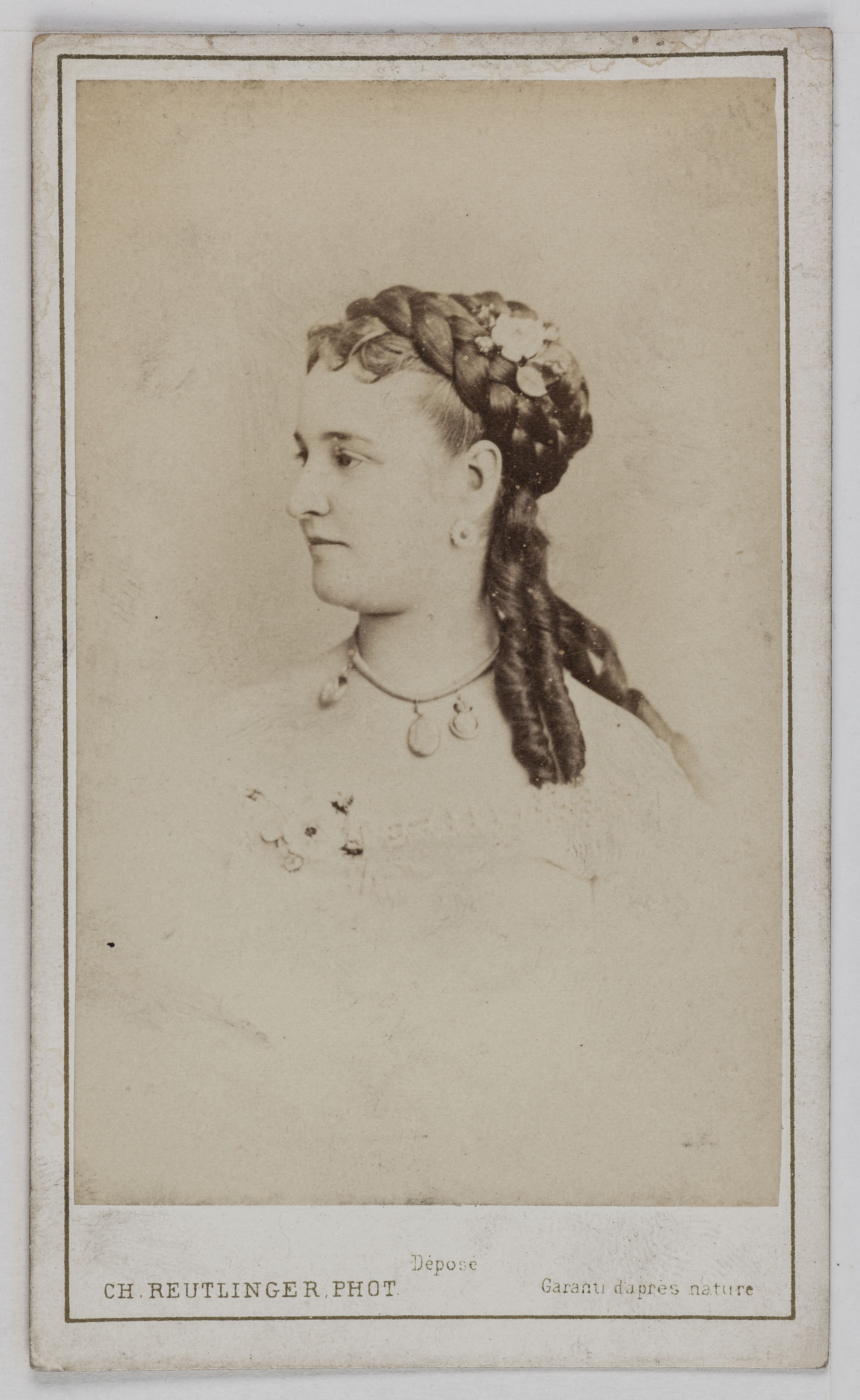 Charles Reutlinger, Portrait d'Henriette Véron, danseuse à l'Opéra et au Théâtre des Bouffes-Parisiens.