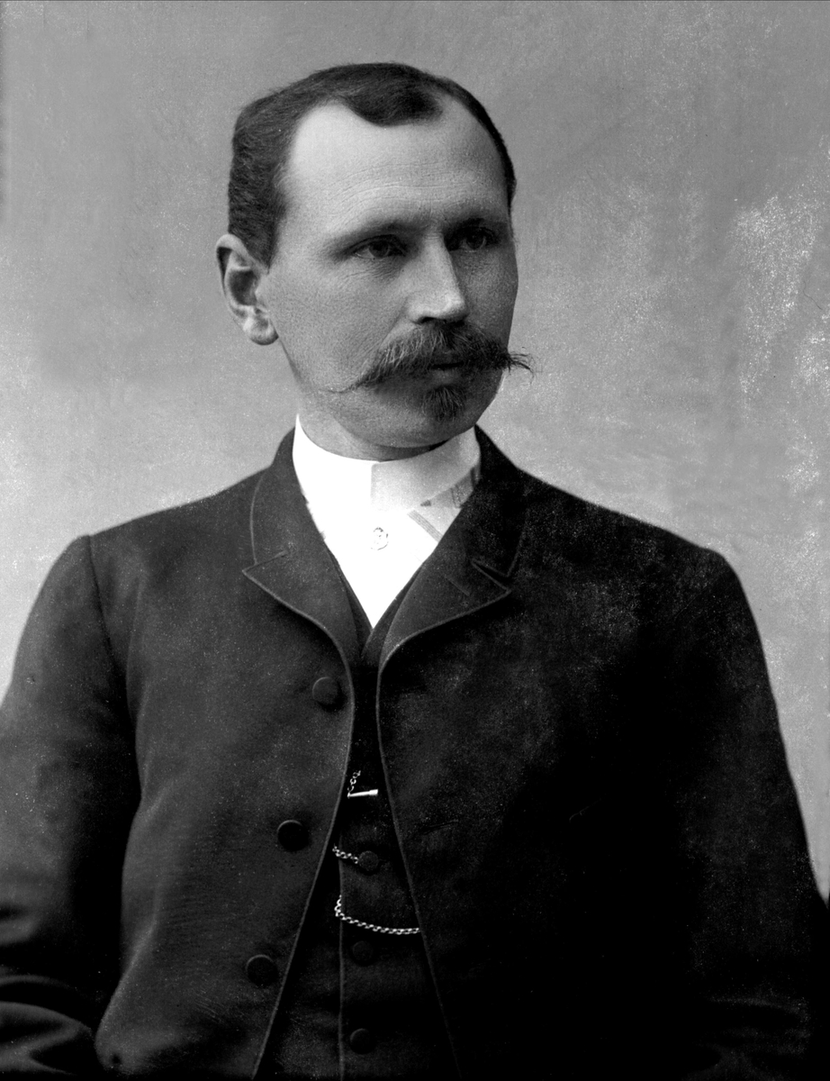 Gustav Borgen, NFB.04974