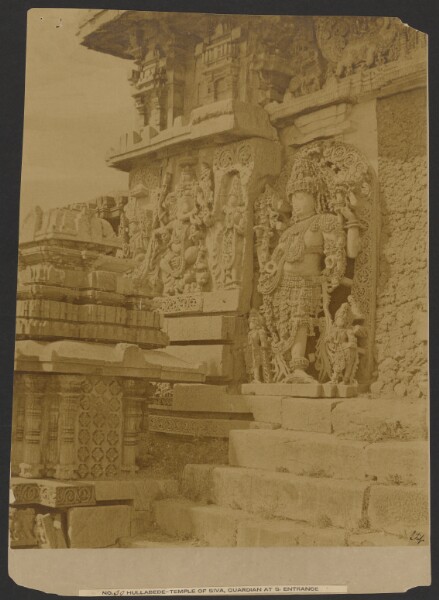 Capt. Linnaeus Tripe, Hullabede - Temple of Siva, Guardian at South Entrance