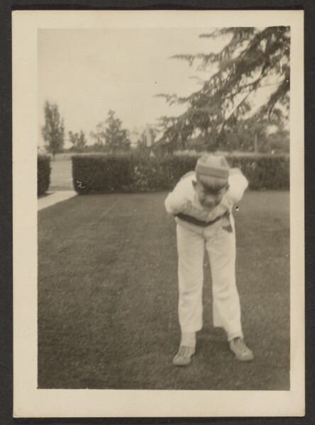 Louis Fleckenstein, [Boy Bowing]