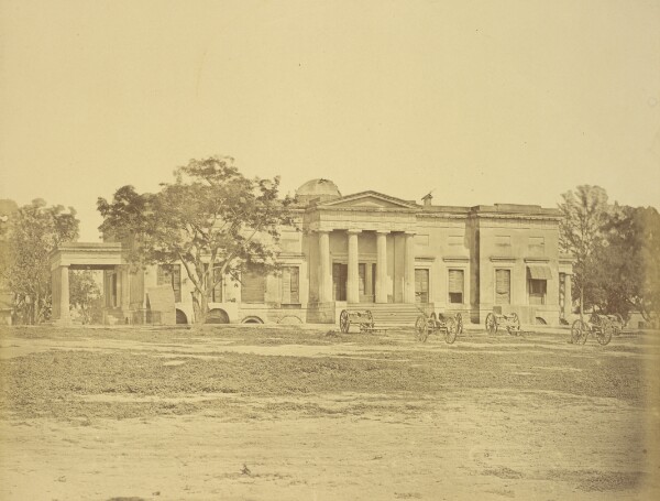 Felice Beato, [The "Tara Kothee" (Star House). The King's Observatory.]