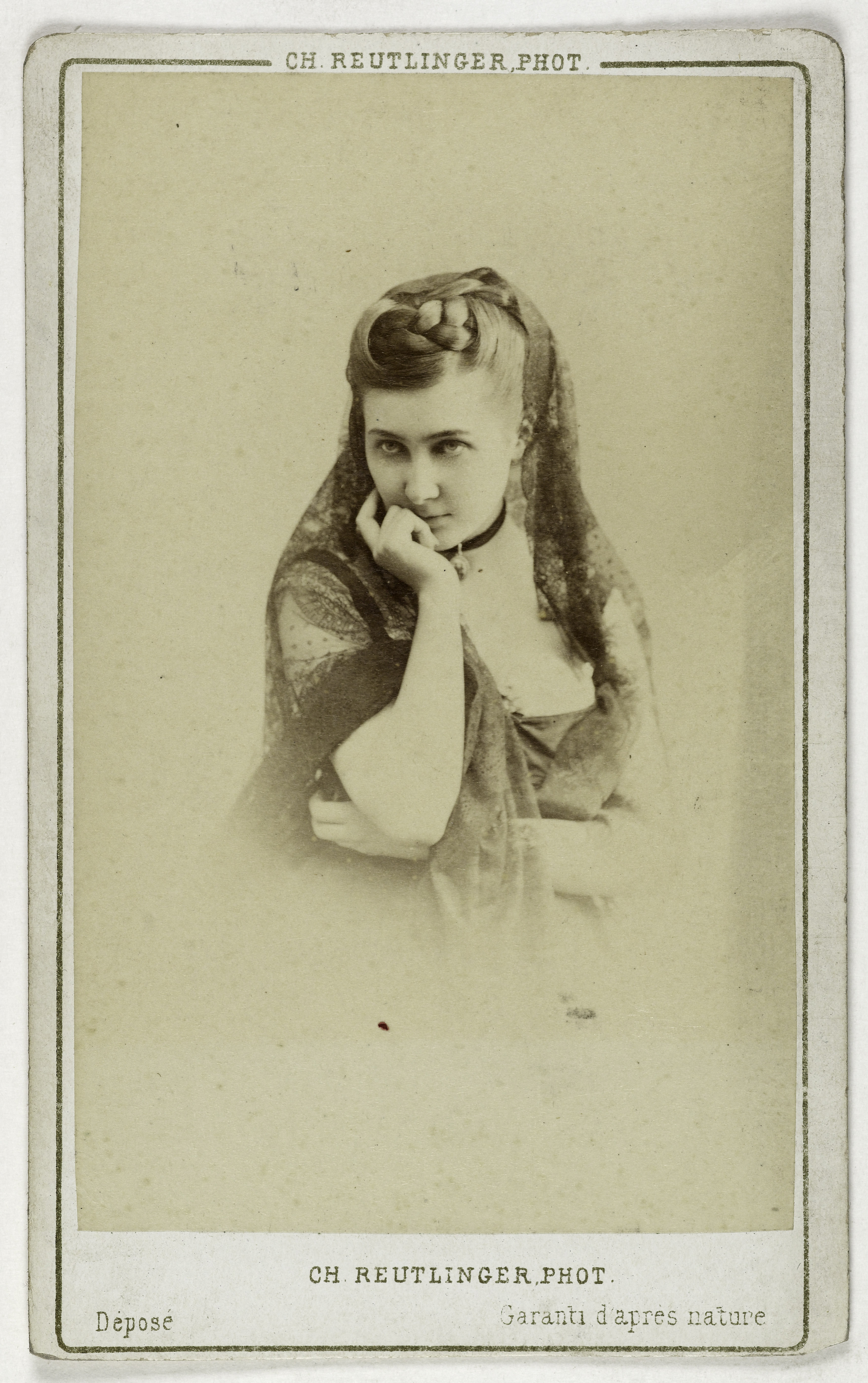 Charles Reutlinger, Portrait de Helmont, dite Marie (M. Hassenbut), actrice