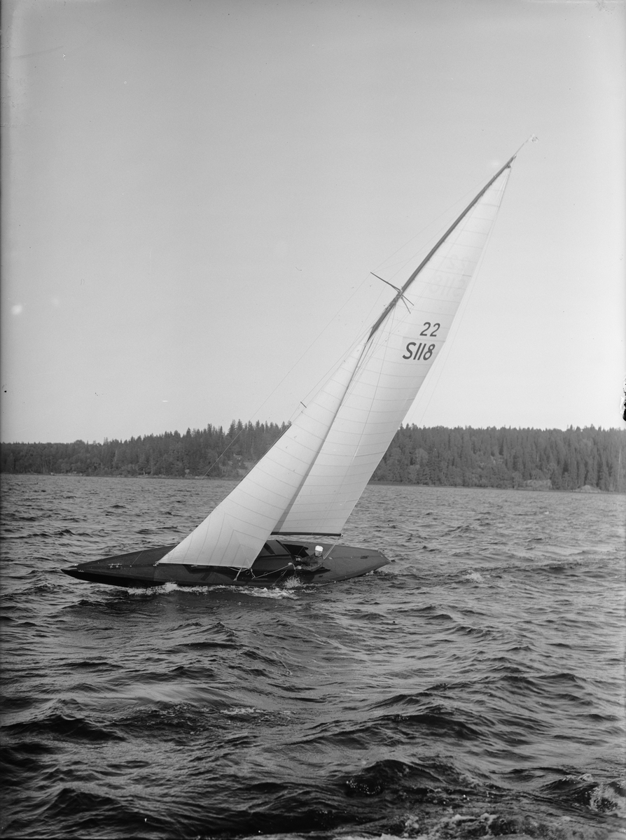 Paul Sandberg, Segelbåten Rene, Ekolns Segelklubbs lottbåt 1929